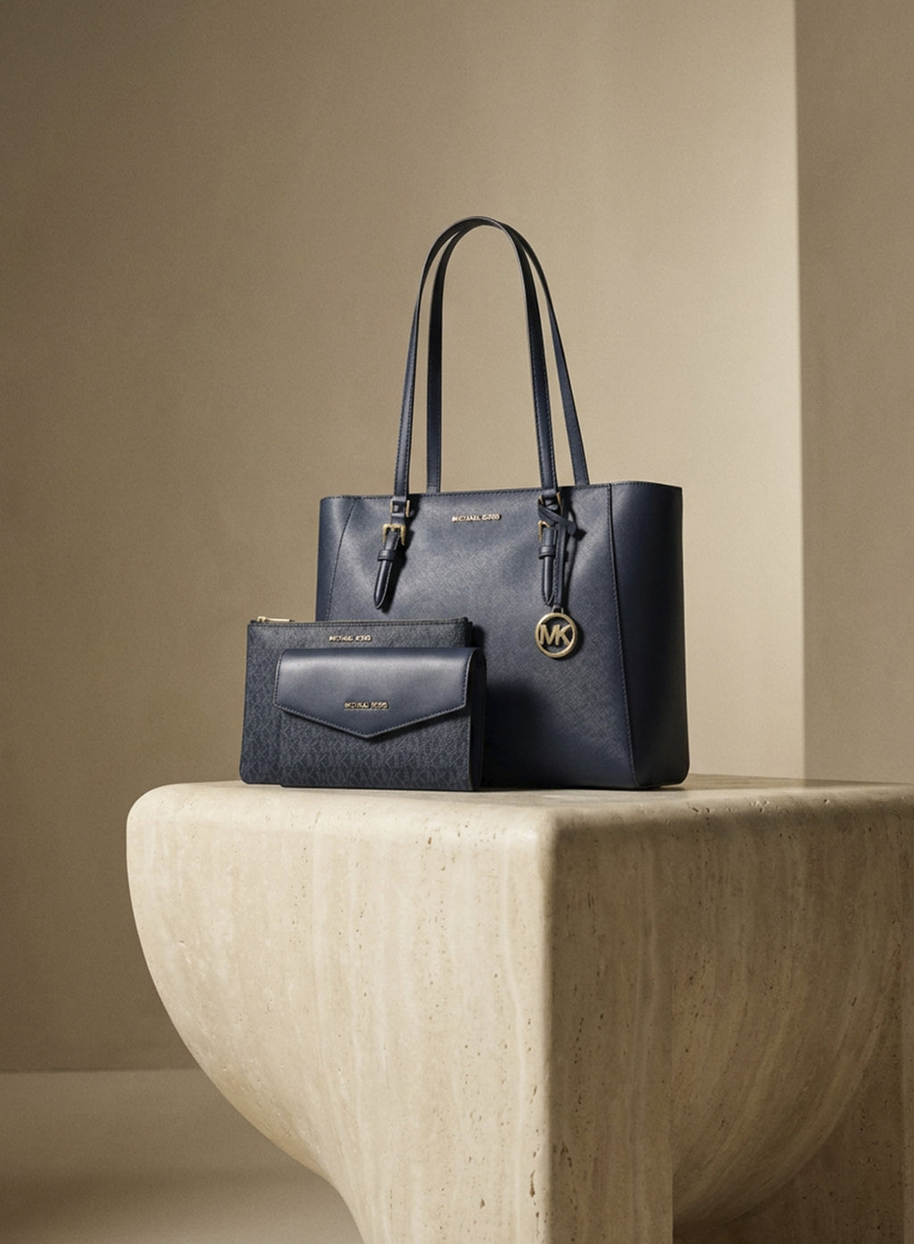 Michael Kors Charlotte Large Saffiano 3-in-1